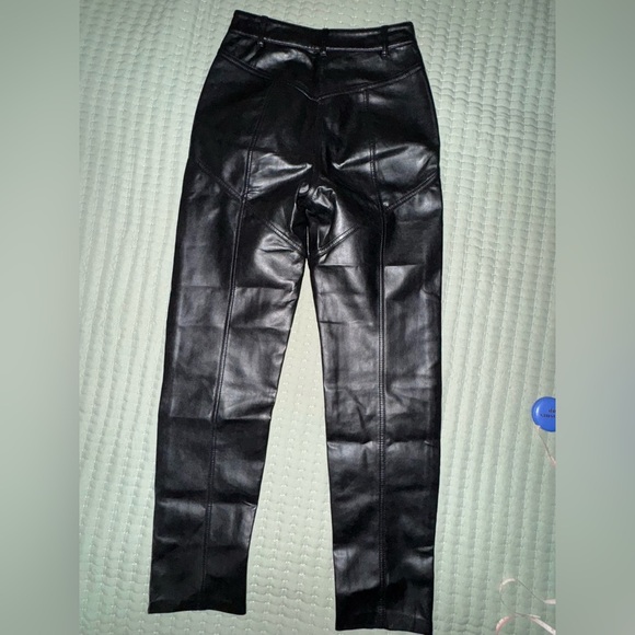 Aritzia Wilfred Melina Pants Womens Faux Leather Straight Leg Size 2 EUC - Picture 2 of 13